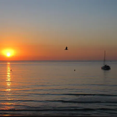 Espectacular A Pie De Playa En Roquetes Apartament