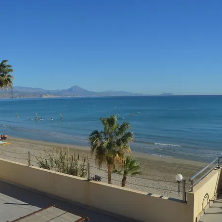 Espectacular A Pie De Playa En Roquetes Апартаменты