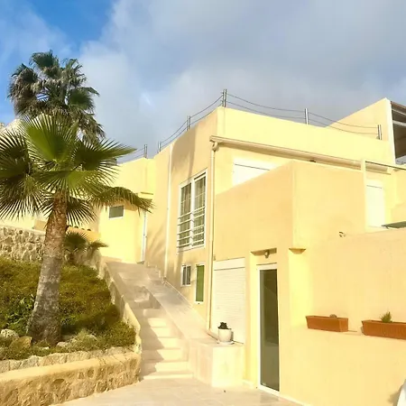 Espectacular Privada A Pie De Playa Y Mar En Roquetes
