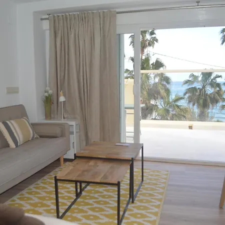 Espectacular Privada A Pie De Playa Y Mar En Roquetes