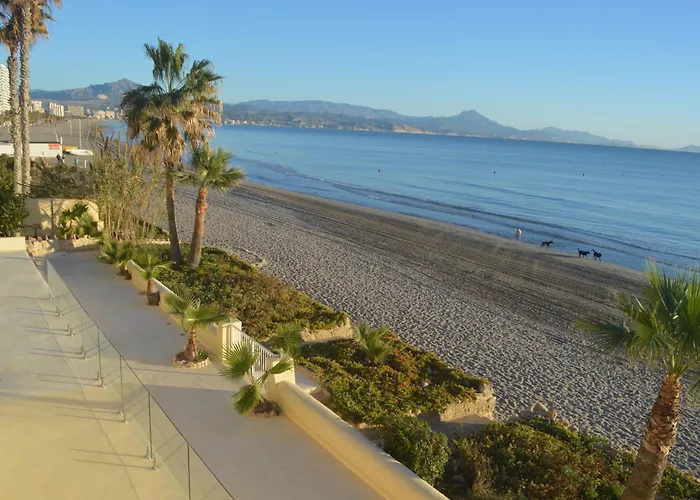 Espectacular Privada A Pie De Playa Y Mar En Roquetes