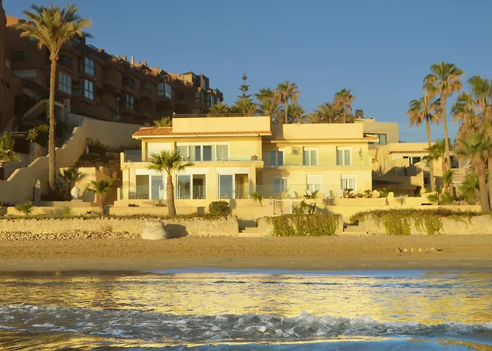Espectacular Privada A Pie De Playa Y Mar En Roquetes